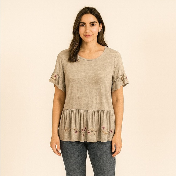 Francesca's Size Small Grey Floral Embroidered Peplum Babydoll Bohemian Style To - Picture 1 of 7